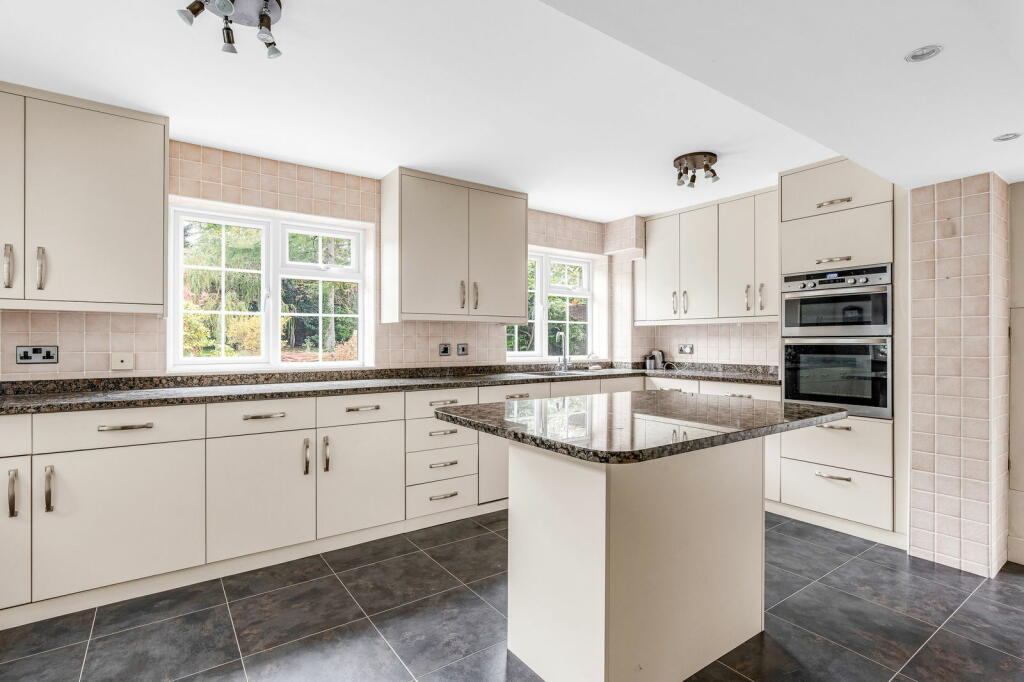 Additional image 5 of Ridgeway, Hutton, Brentwood, CM13 2LJ