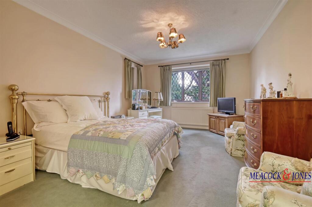 Additional image 24 of Roundwood Avenue, Hutton Mount, Brentwood