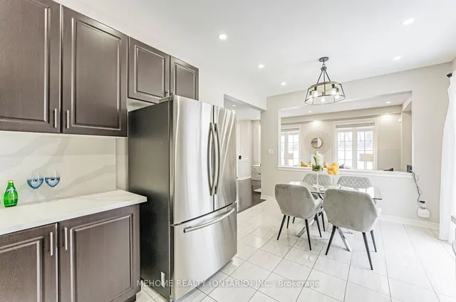 Additional image 15 of 351 Royal West Dr