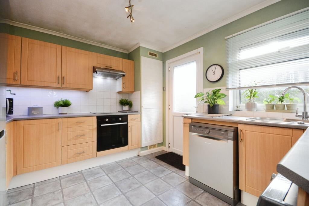 Additional image 5 of Baddow Hall Crescent, Great Baddow, Chelmsford