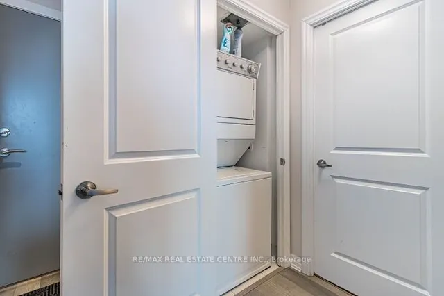 Additional image 33 of 80 Esther Lorrie Dr Unit 1116