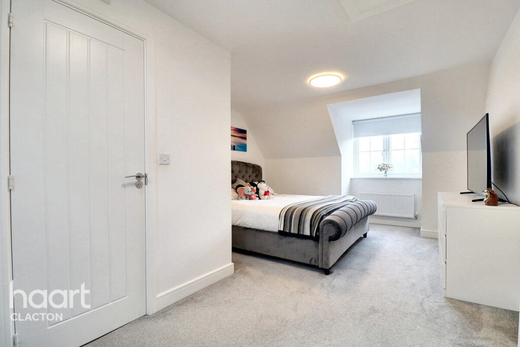 Additional image 11 of Hamford Crescent, Walton on the naze