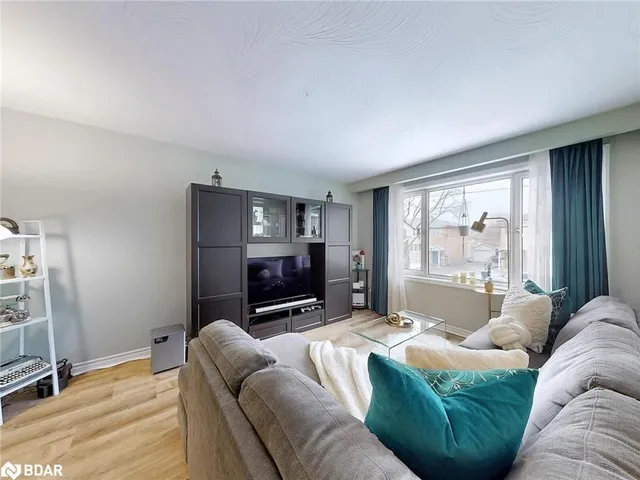 Additional image 6 of 16 Edinborough Crt