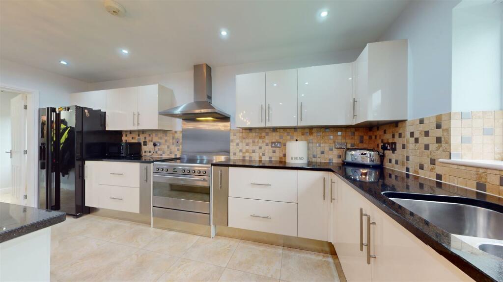 Additional image 13 of Rhosesmor, Mold