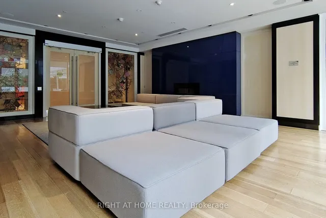 Additional image 40 of 30 Roehampton Ave Unit 1506