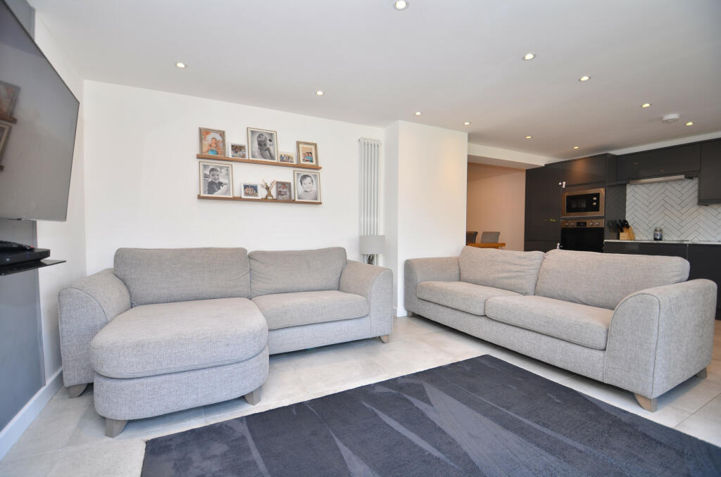 Additional image 5 of Little Oakley