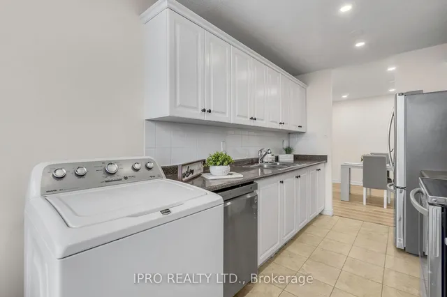 Additional image 30 of 21 Knightsbridge Rd Unit 1903