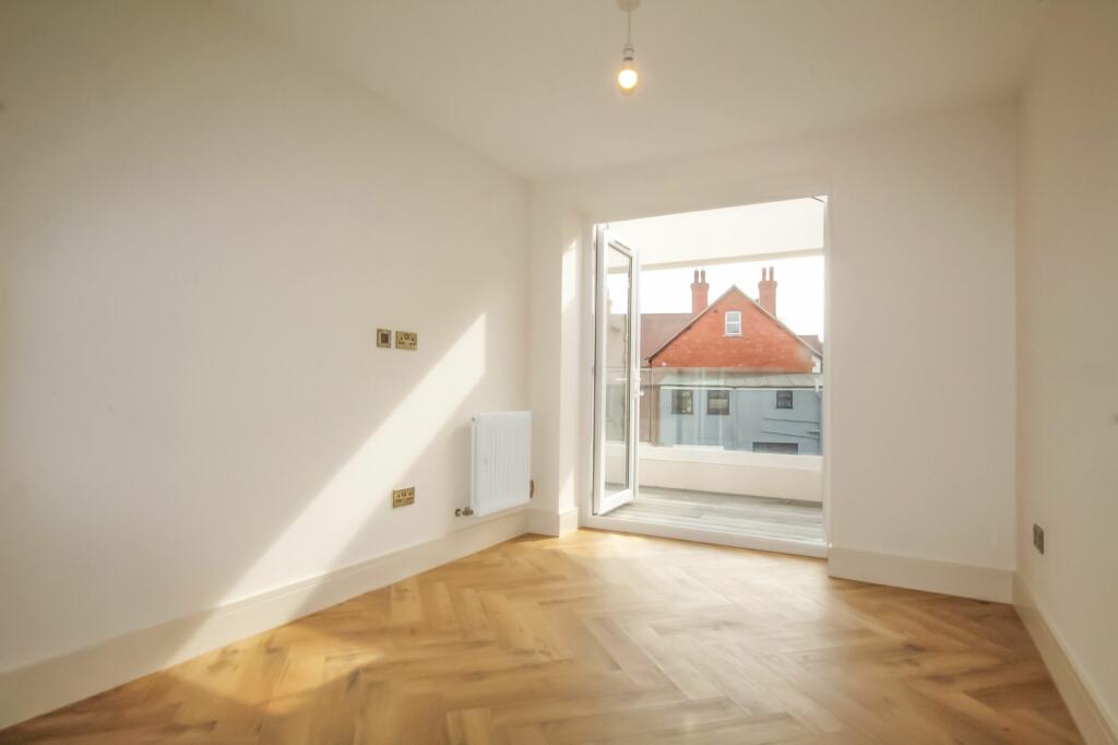 Additional image 7 of 44 The Green, Surrey, CR6