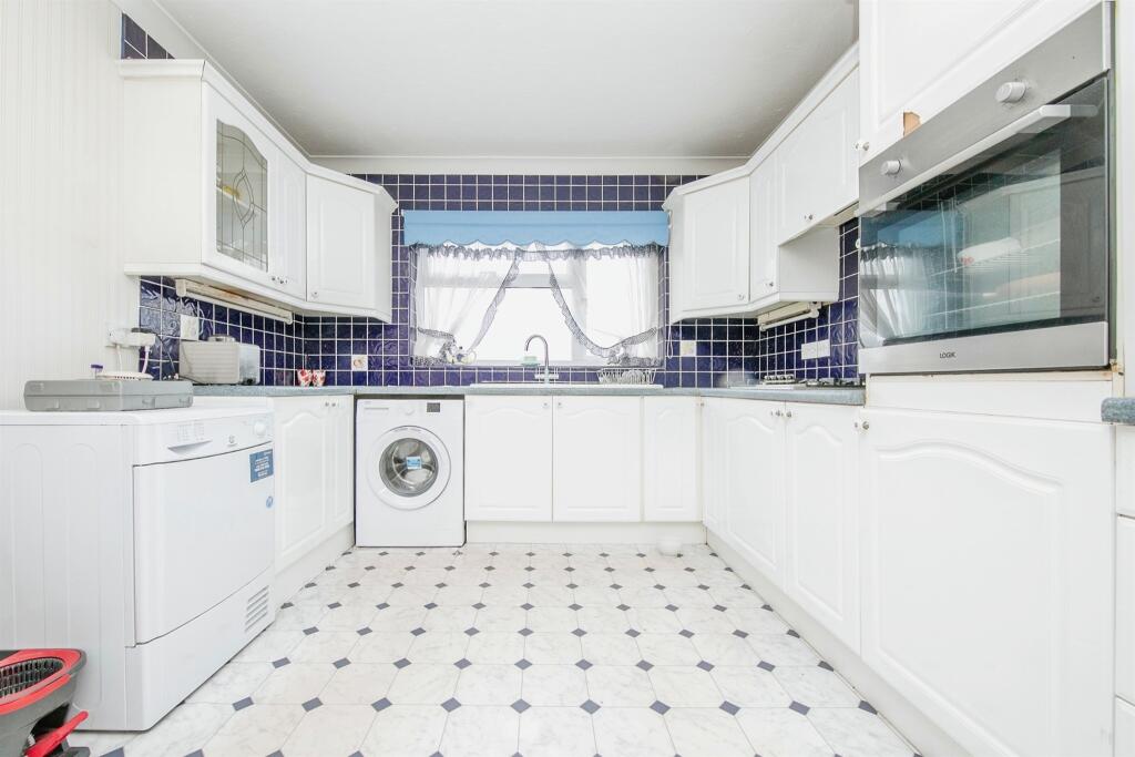 Additional image 8 of Kings Avenue, Holland-On-Sea, Clacton-On-Sea