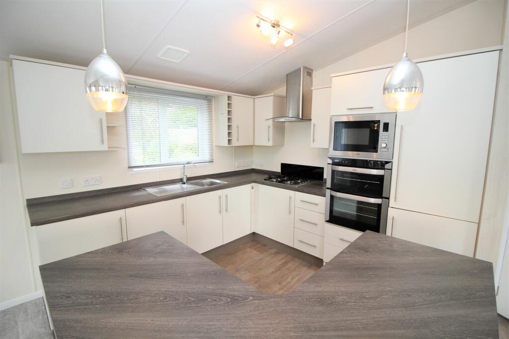 Additional image 5 of Firs Caravan Park, London Road, Little Clacton