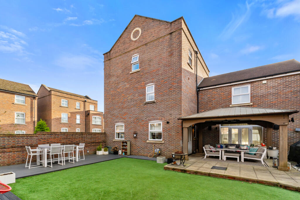 Additional image 3 of Newell Road, Stansted, Essex, CM24