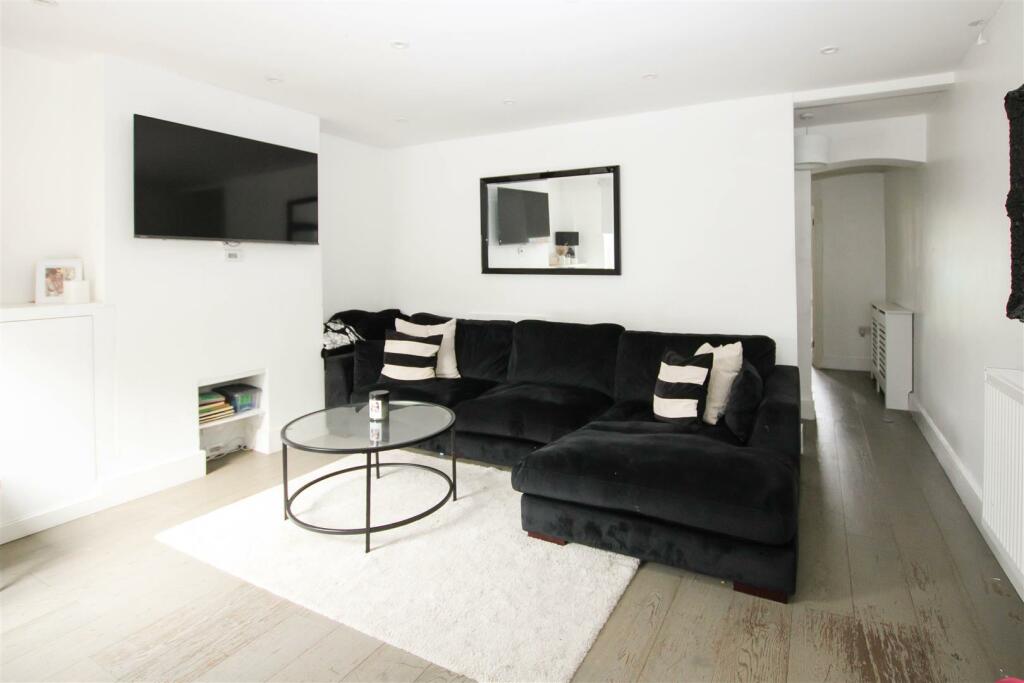 Additional image 2 of Crescent Road, Warley, Brentwood