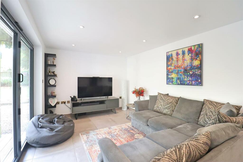 Additional image 3 of Grantham Avenue, Great Notley, Braintree