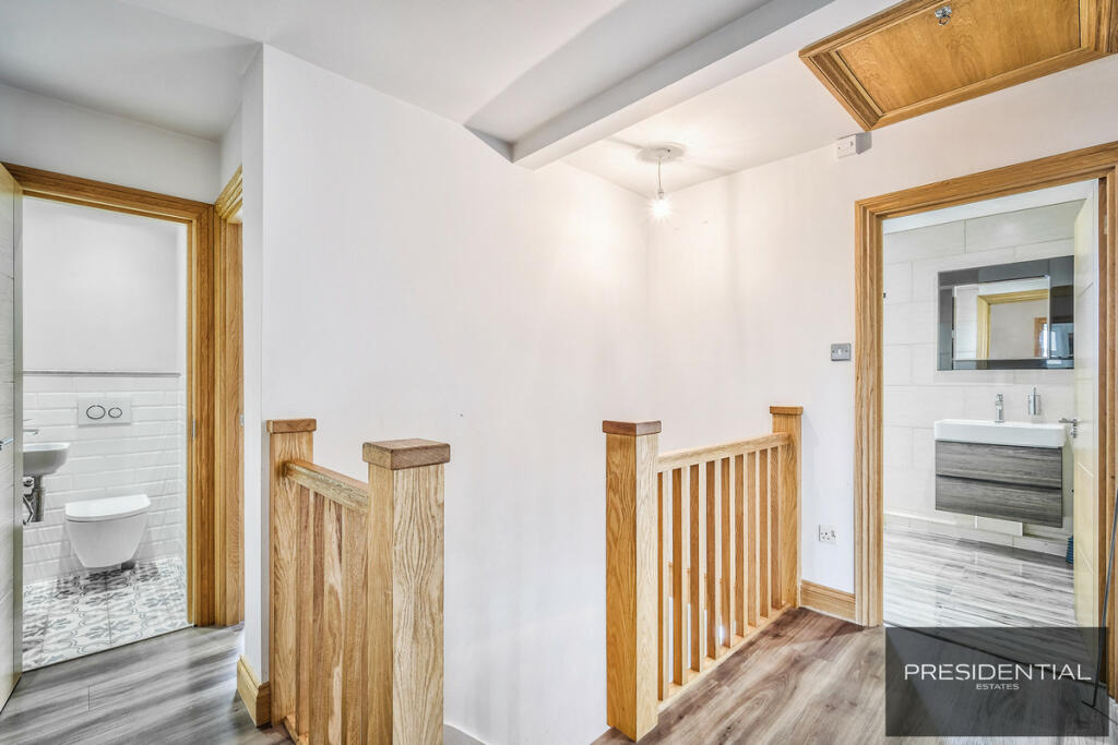 Additional image 24 of Dukes Avenue, Theydon Bois, CM16