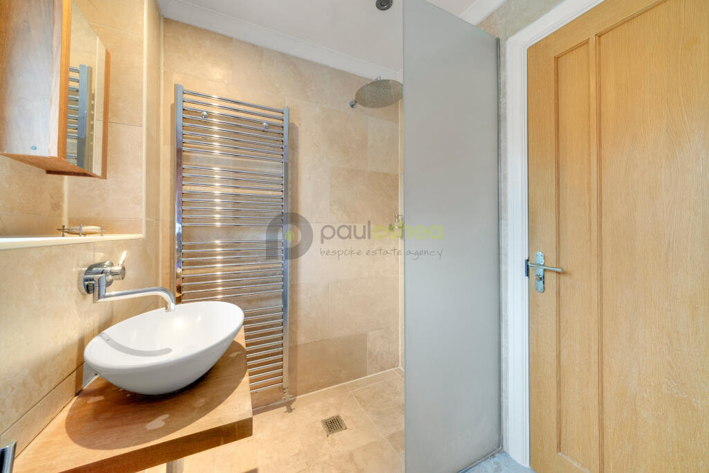 Additional image 23 of Farrers Place, Shirley Hills