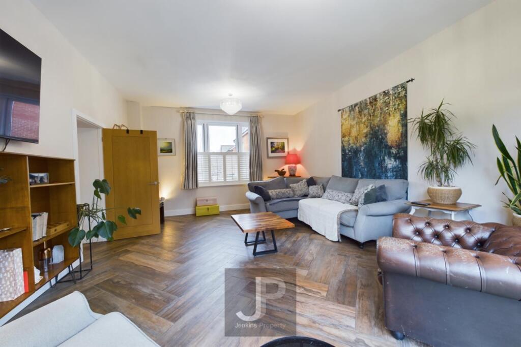 Additional image 7 of Kensington Way, Brentwood