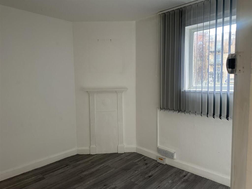 Additional image 8 of Braintree