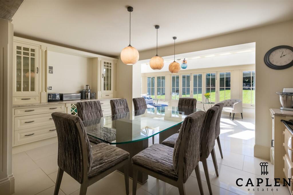 Additional image 19 of Fiddlers Hamlet