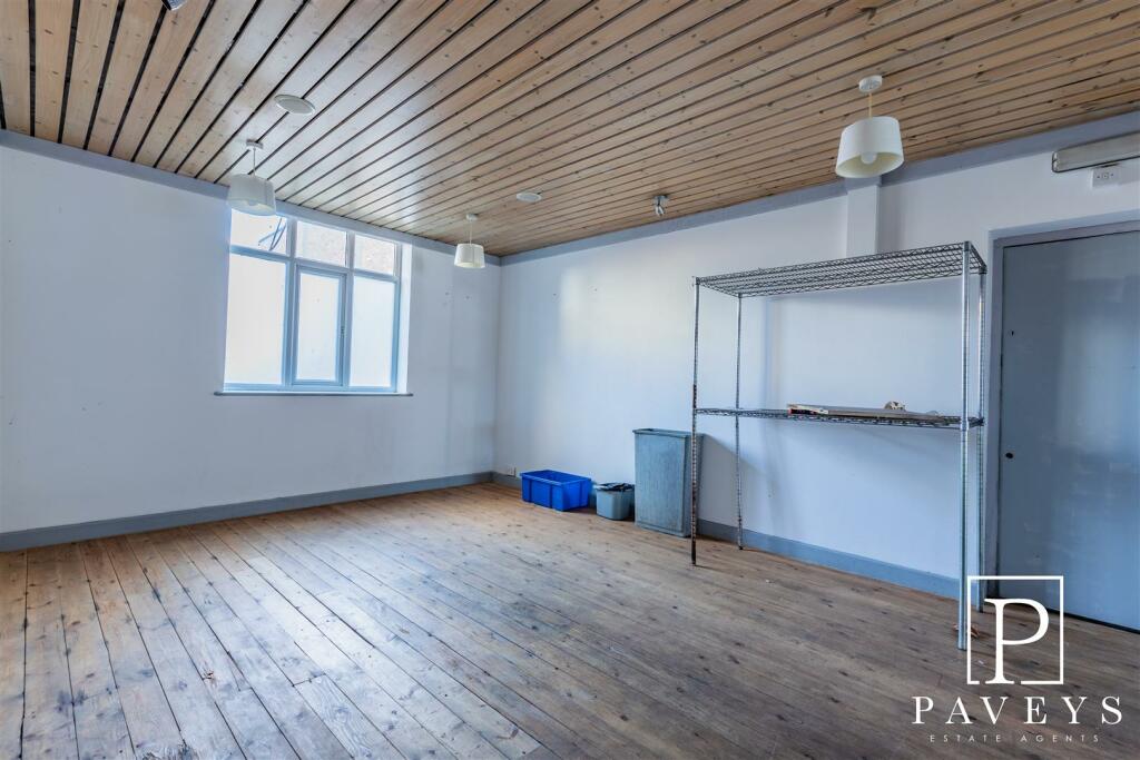 Additional image 7 of Connaught Avenue, Frinton-On-Sea