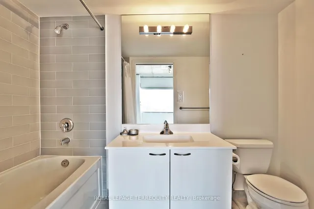 Additional image 18 of 22 Wellesley St Unit 708