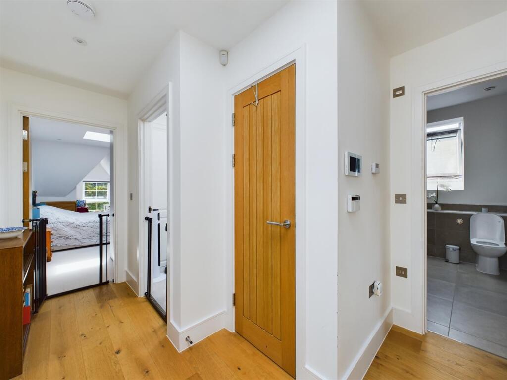 Additional image 6 of Chipstead Valley Road, Coulsdon