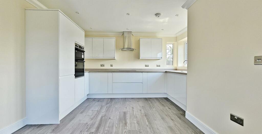 Additional image 8 of Fifth Avenue, Frinton-On-Sea