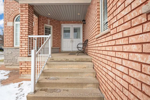 Additional image 3 of 2 Giza Cres