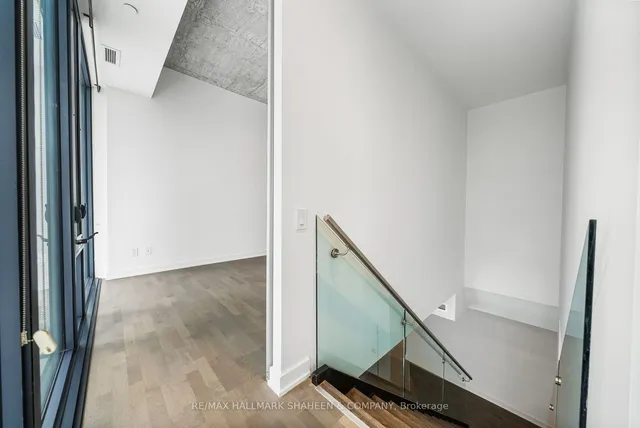 Additional image 19 of 185 Roehampton Ave Unit 702