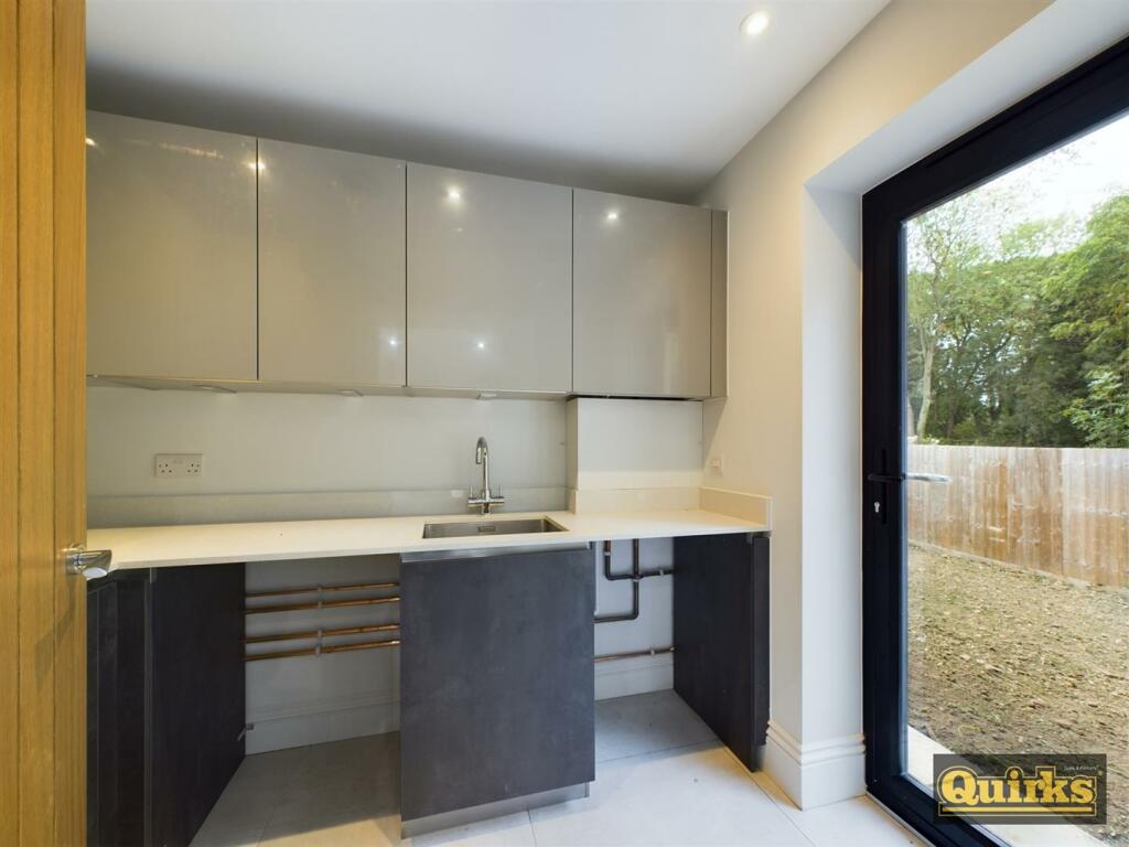 Additional image 13 of Broomhills Chase, Little Burstead, Billericay