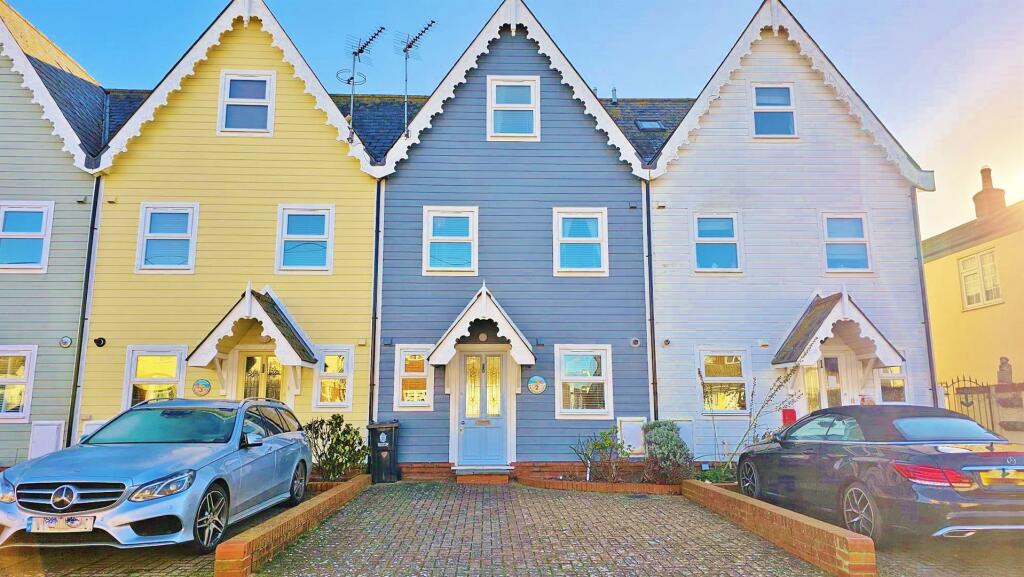 Additional image 31 of Green Lane, Walton On The Naze