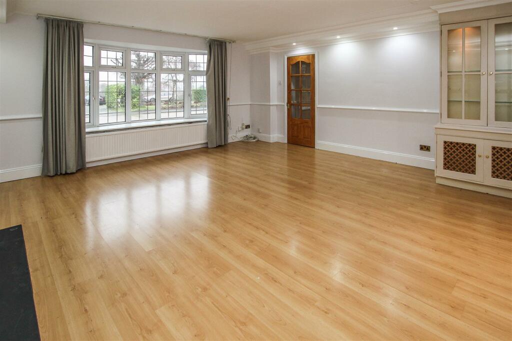 Additional image 7 of Orchard Piece, Blackmore