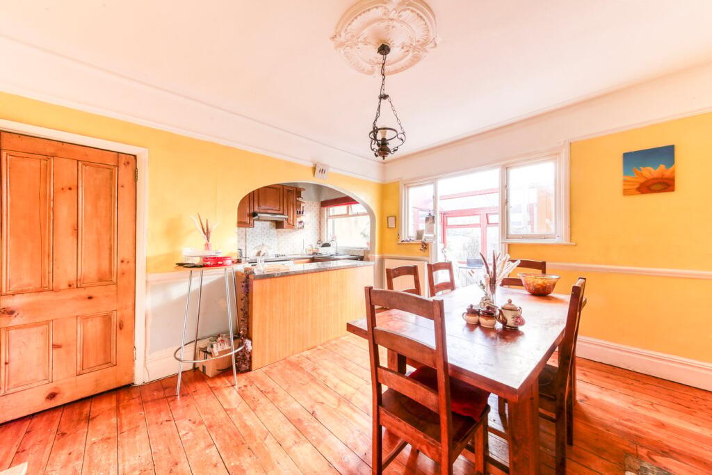 Additional image 3 of Lyndhurst Road, Thornton Heath, CR7