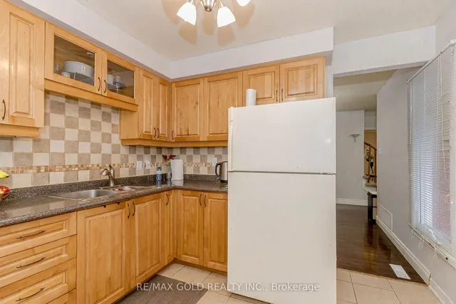 Additional image 15 of 8 Saint Tropez Crt