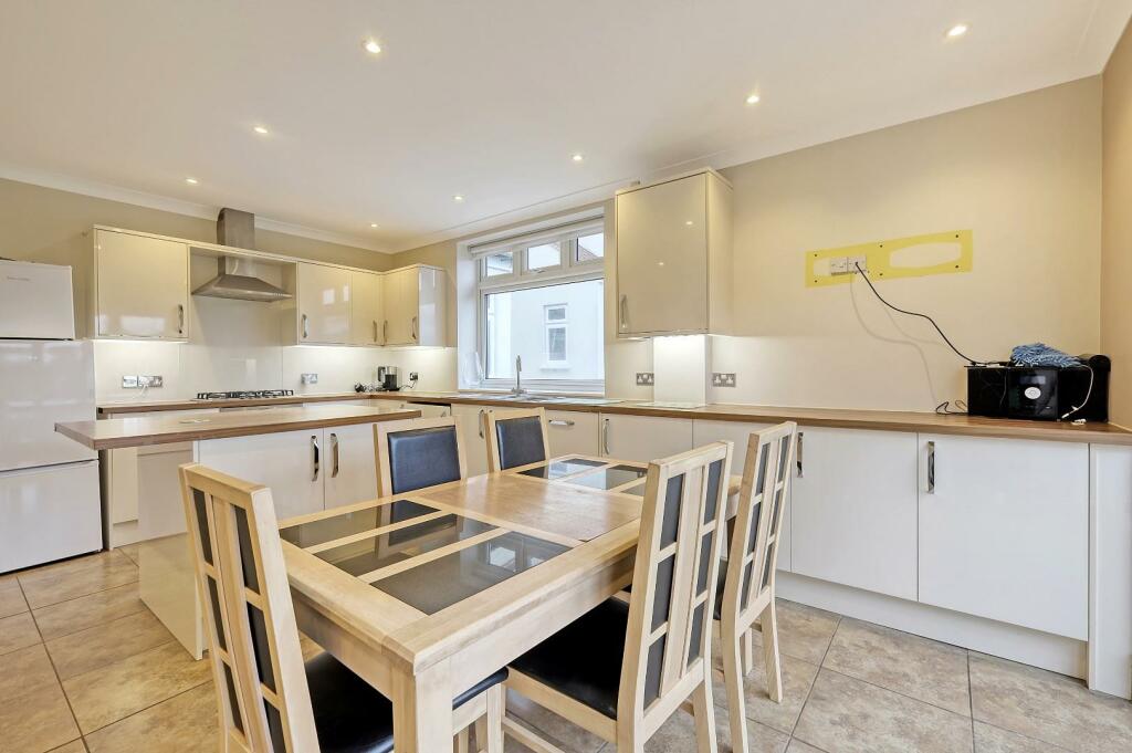 Additional image 9 of Orchard Drive, Theydon Bois, Epping