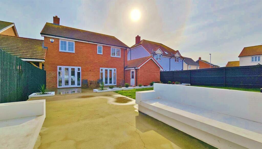 Additional image 26 of Skippers Way, Walton On The Naze