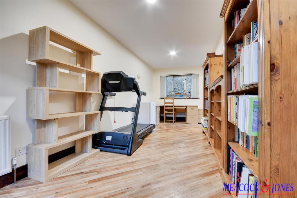 Additional image 16 of Challacombe Close, Hutton Mount, Brentwood