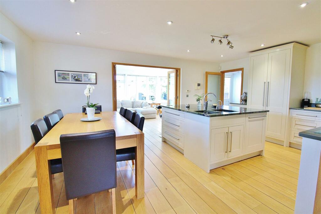 Additional image 9 of Walton Road, Frinton-On-Sea