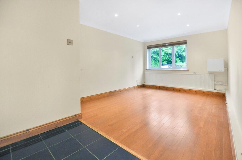 Additional image 10 of Leat Close, Sawbridgeworth, CM21 9LZ