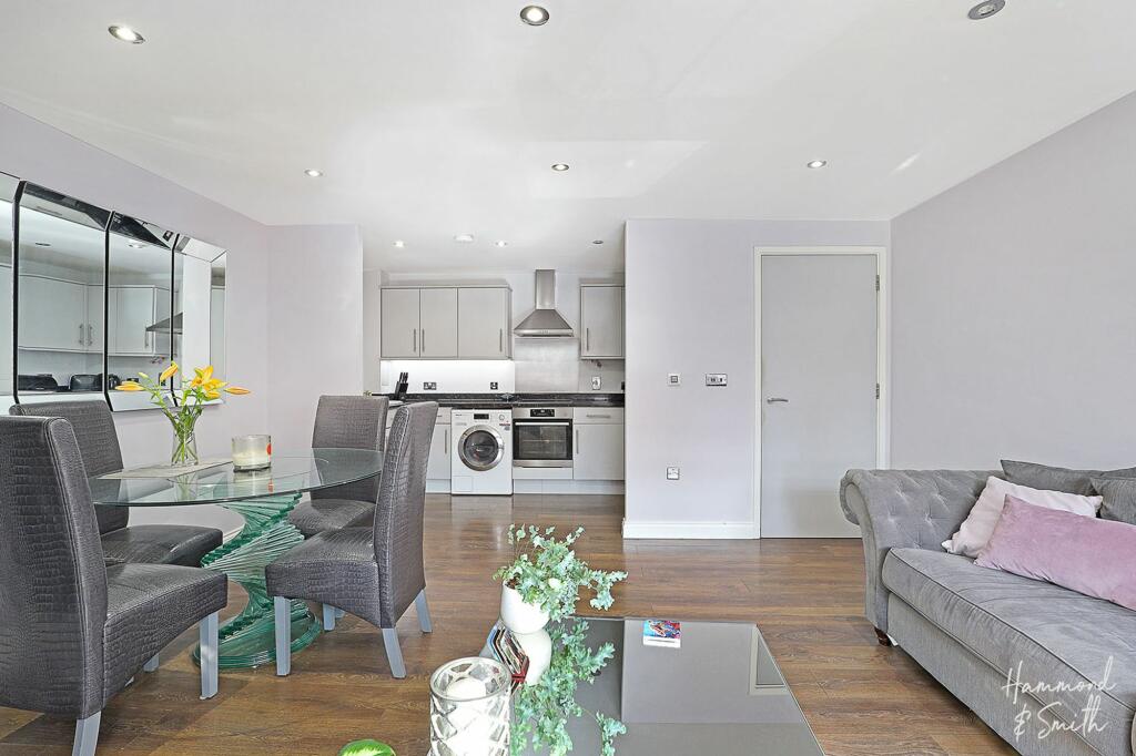 Additional image 7 of Hemnall Street, Epping, CM16