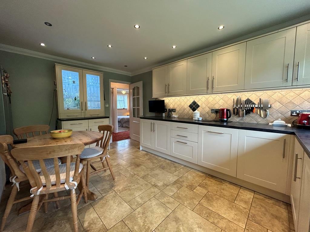 Additional image 12 of Camoise Close, Toppesfield