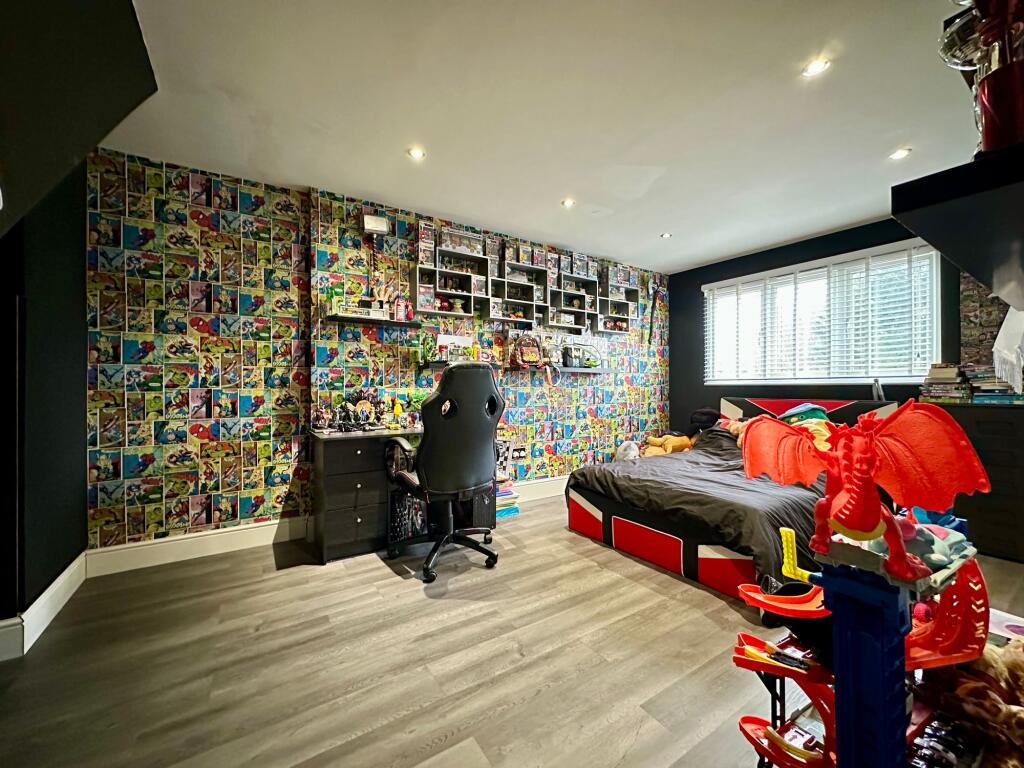 Additional image 23 of Oak Avenue, Crays Hill, CM11