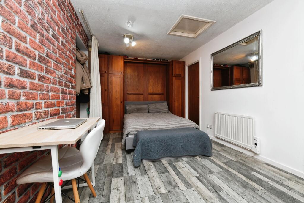 Additional image 8 of Henniker Gate, Chelmsford, Essex, CM2