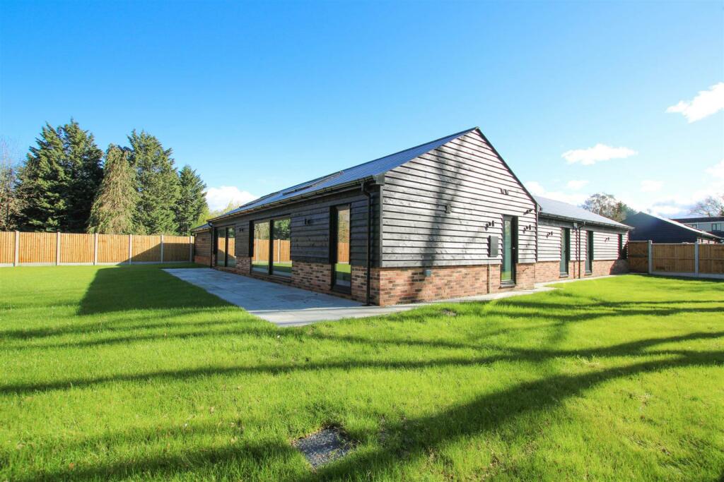 Additional image 18 of Broomhills Chase, Little Burstead, Billericay