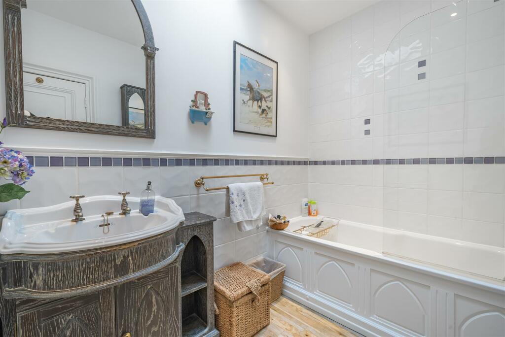 Additional image 29 of How Lane, Chipstead