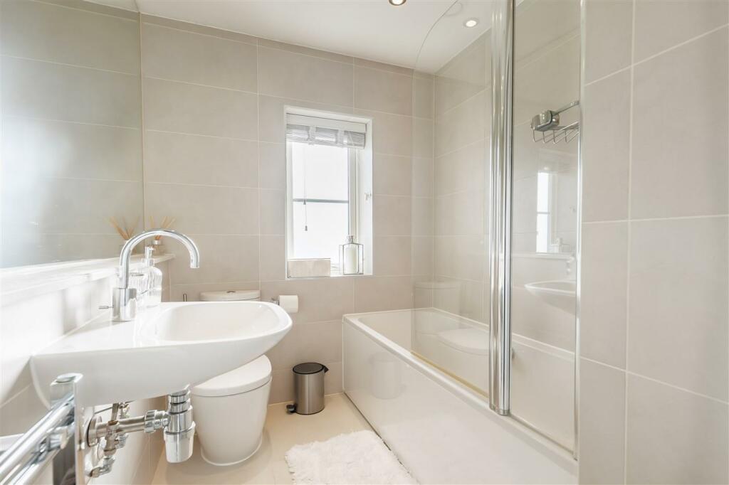 Additional image 9 of Buckingham Road, Epping