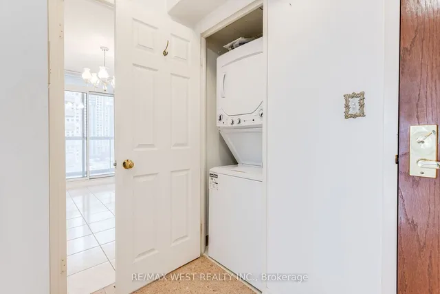 Additional image 19 of 28 Empress Ave Unit 1011