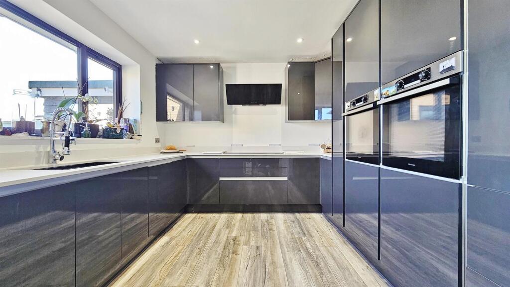 Additional image 2 of Ferndown Road, Frinton-On-Sea