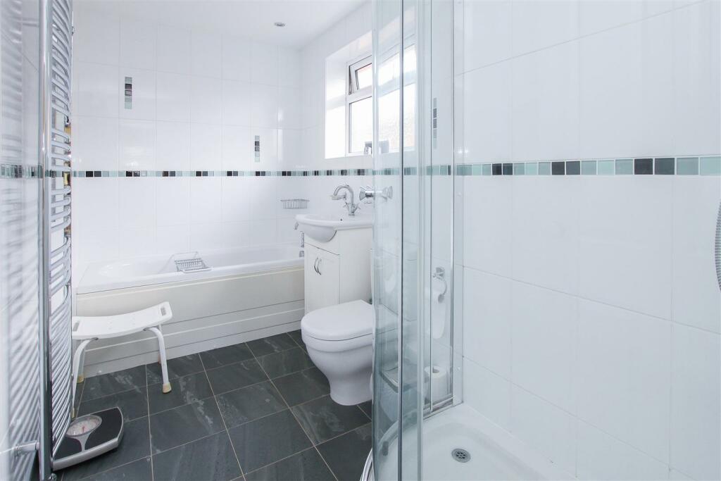 Additional image 20 of Kiln Field, Hook End, Brentwood