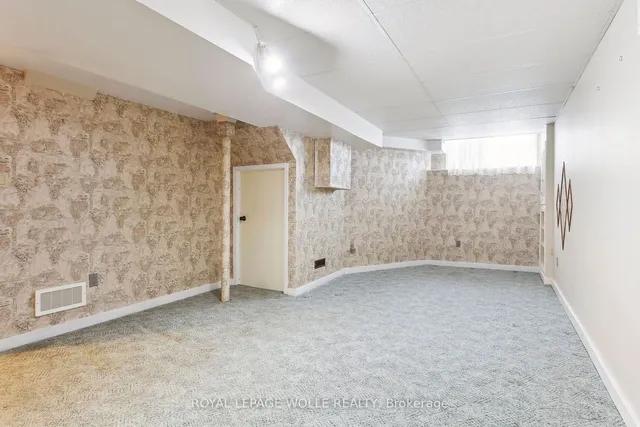 Additional image 27 of 165 Cresthaven Rd