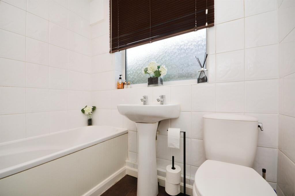 Additional image 8 of Baddow Hall Crescent, Great Baddow, Chelmsford